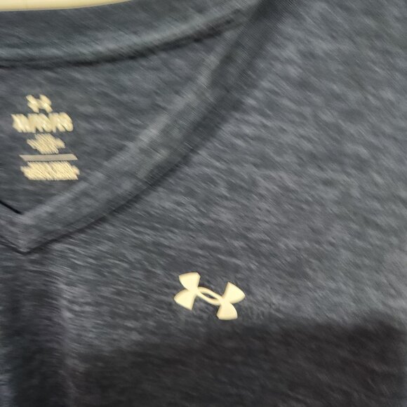 Under Armour NEW Women's V-neck Short Sleeve Blue Black Loose Work Out Shirt- XL - Picture 4 of 7